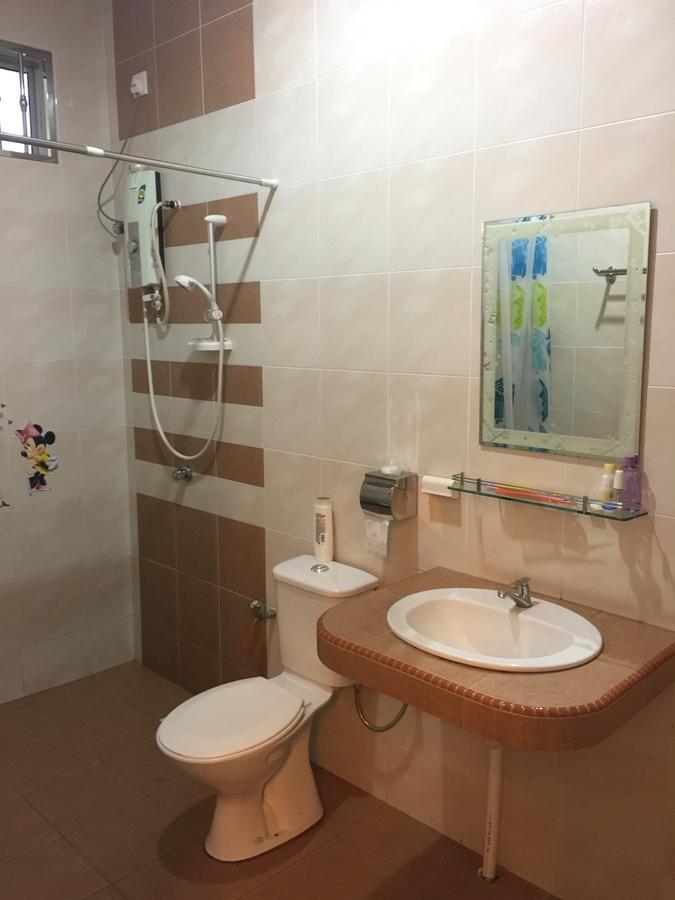 Big Garden Homestay Pantai Remis Exterior foto